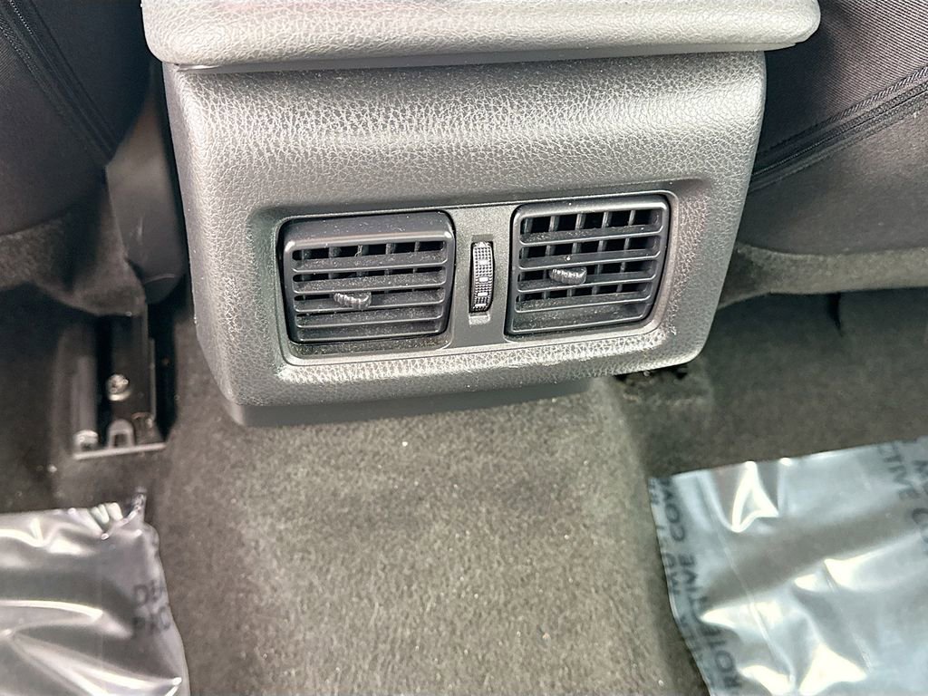 Used 2025 Toyota Camry LE image 18