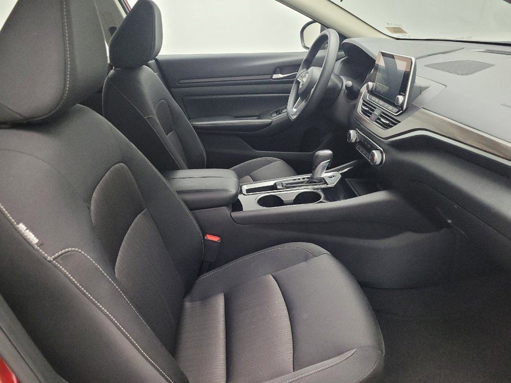 Used 2024 Nissan Altima 2.5 SV image 21