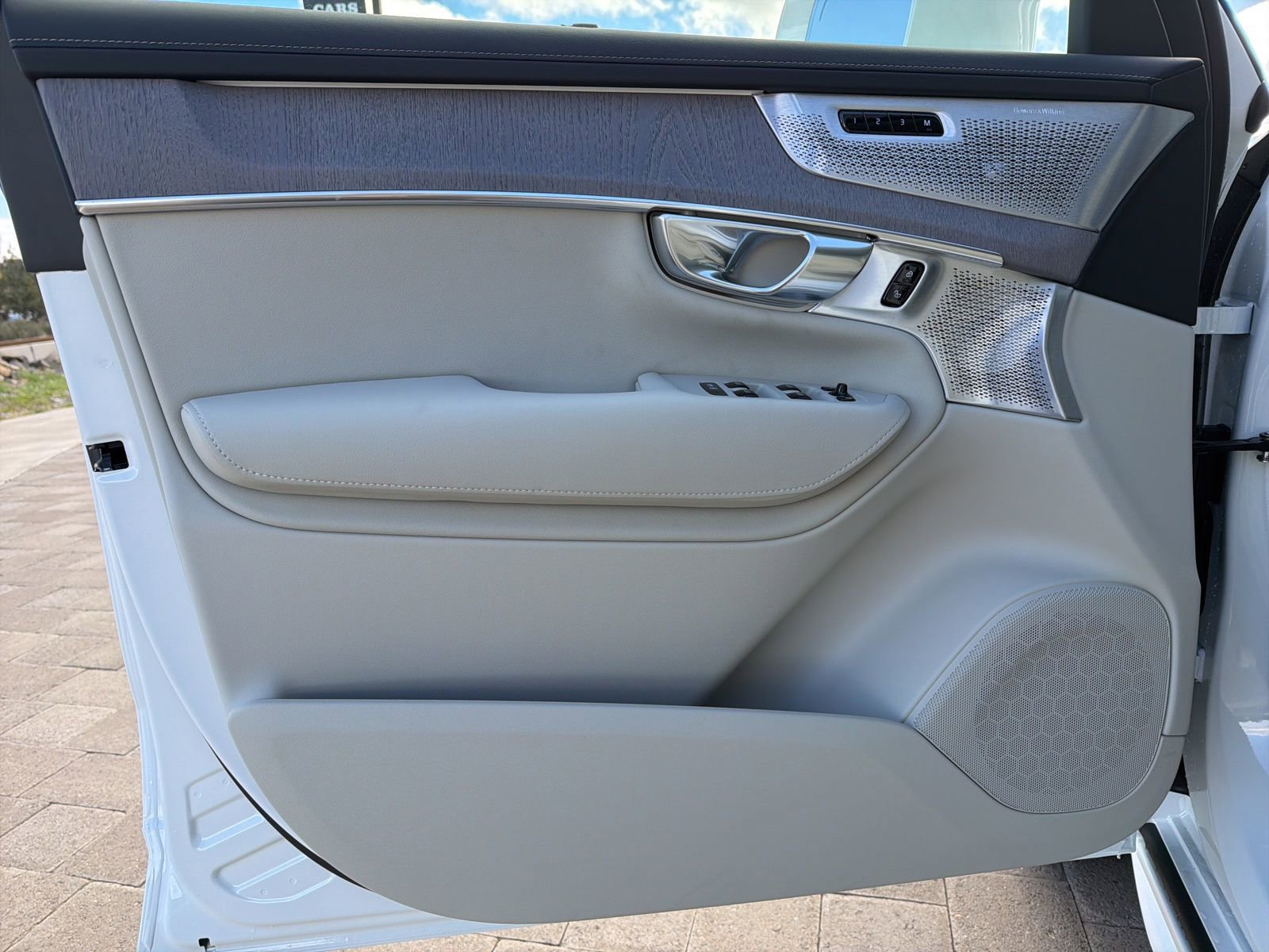 New 2026 Volvo XC90 T8 Ultra w/ Lounge Package image 17