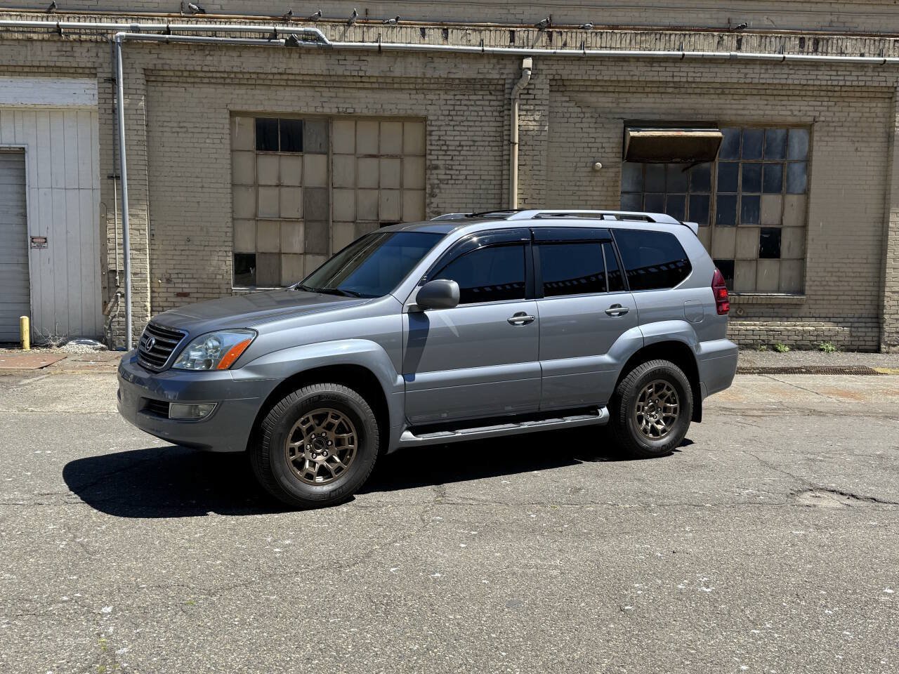 Used 2005 Lexus GX 470 AWD/4WD image 3