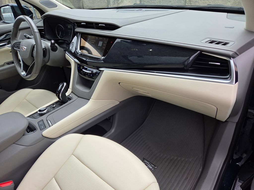 Used 2024 Cadillac XT6 Premium Luxury AWD/4WD image 32