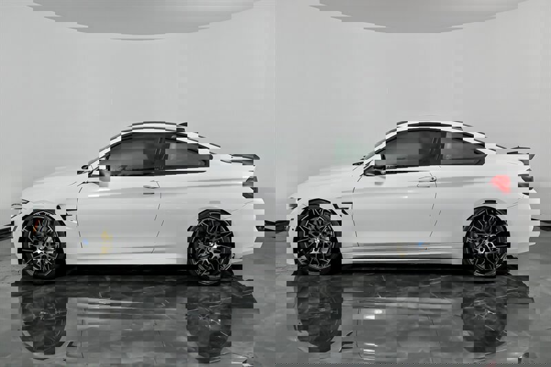 Used 2020 BMW M4 Coupe w/ Competition Package image 7