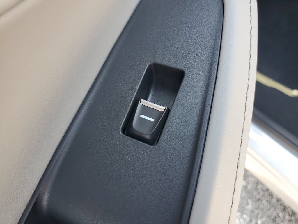 Certified 2026 Acura MDX w/ Technology Package FWD image 16