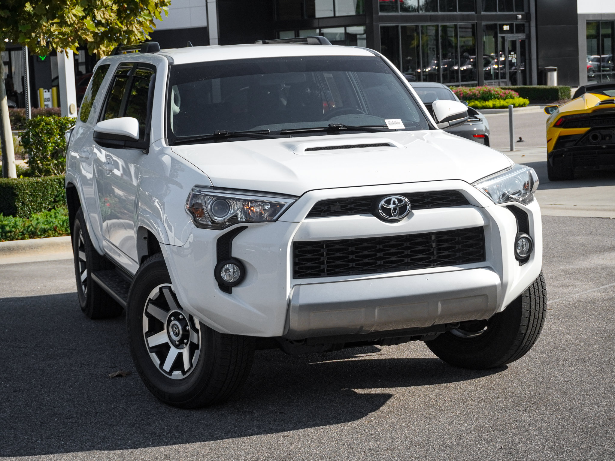 Used 2019 Toyota 4Runner TRD Off-Road AWD/4WD image 2
