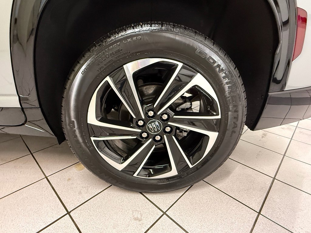 Certified 2025 Buick Enclave Sport Touring image 13