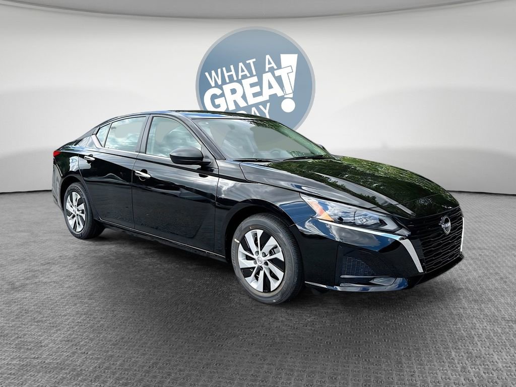 Used 2025 Nissan Altima 2.5 S image 1