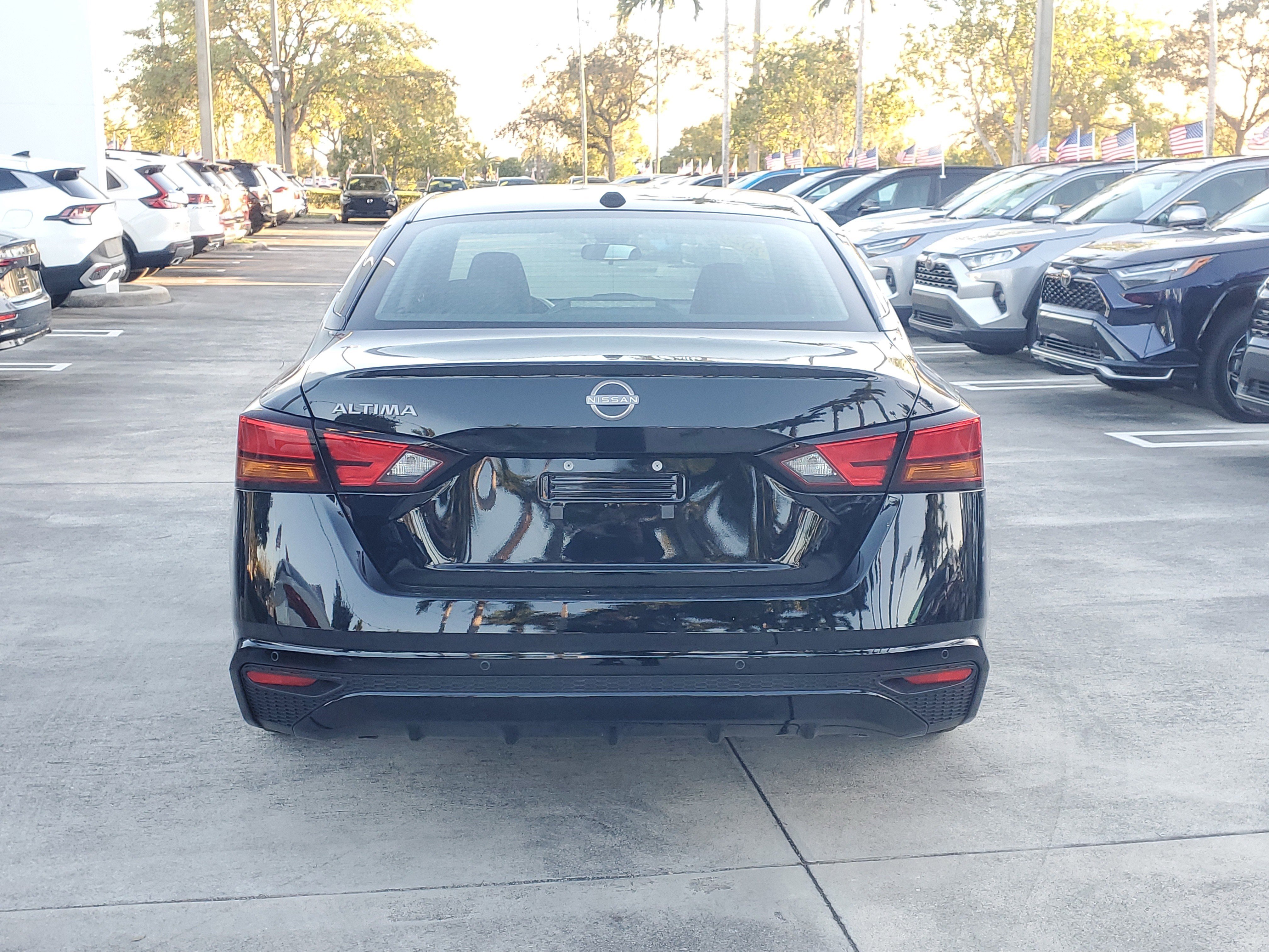 Used 2025 Nissan Altima 2.5 S image 4