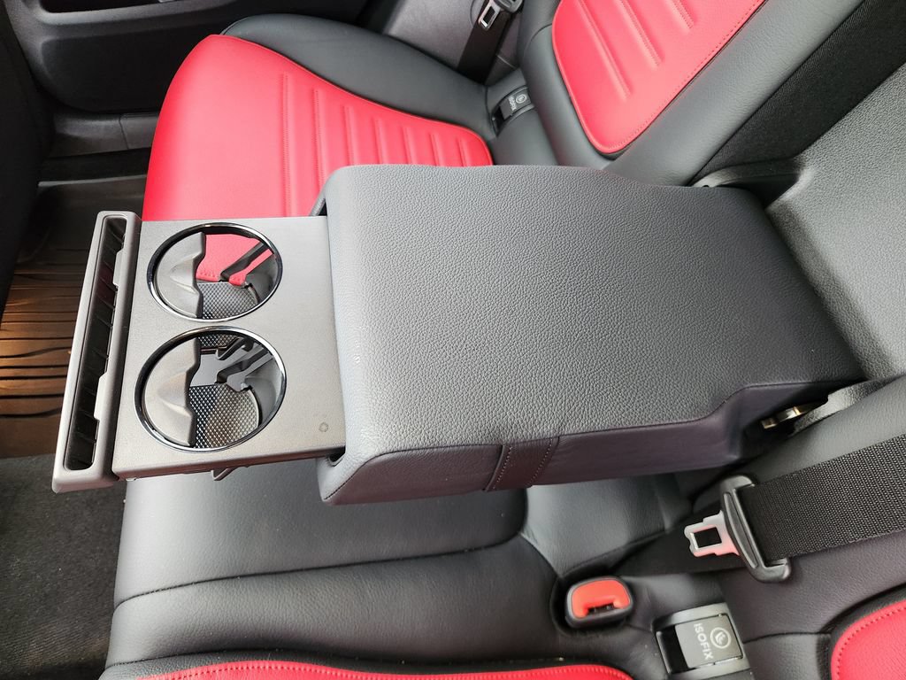 Used 2024 Mercedes-Benz GLC 300 4MATIC image 13