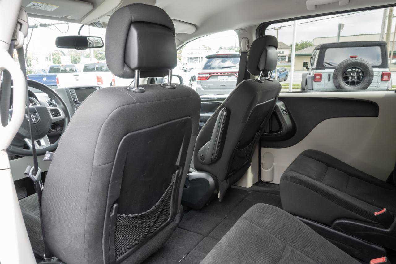 Used 2017 Dodge Grand Caravan SE w/ Power Window Group FWD image 18