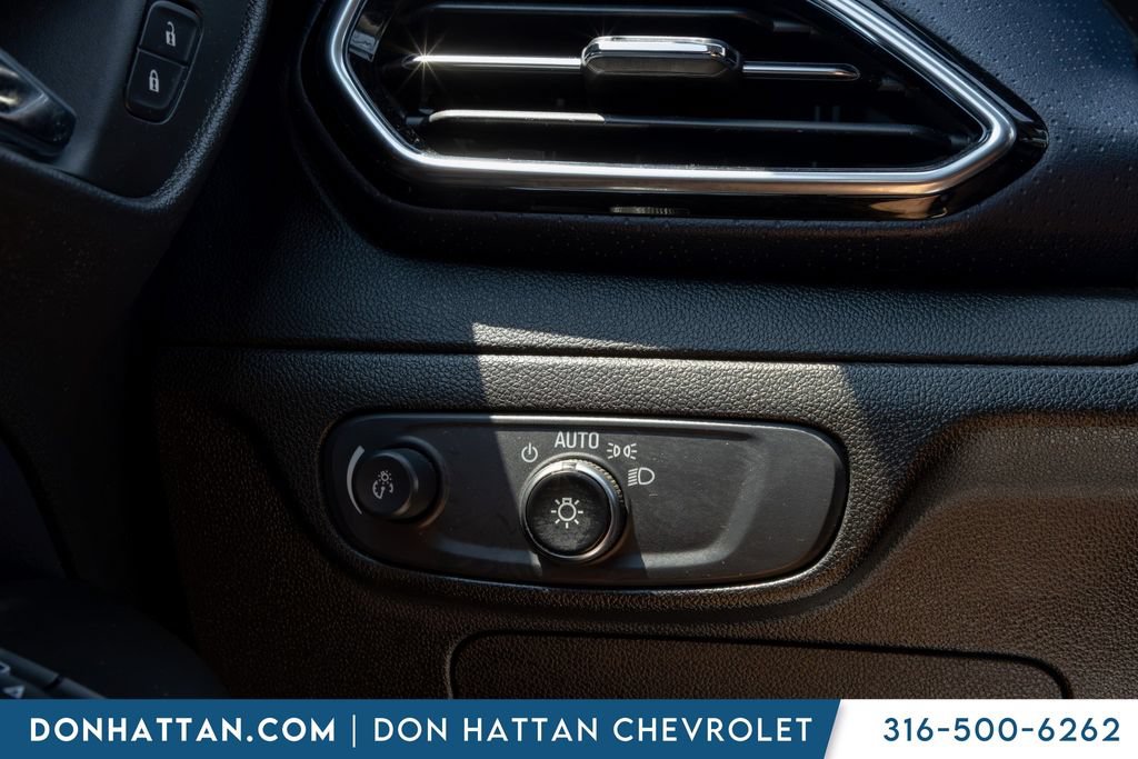 Used 2023 Chevrolet Bolt EUV Premier FWD image 9