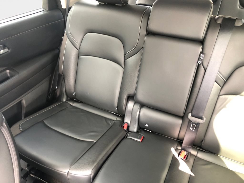 Used 2023 Nissan Pathfinder SL w/ Lighting Package (N92) FWD image 9