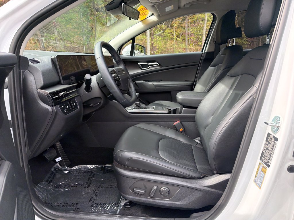 Used 2026 Kia Sportage EX FWD image 19