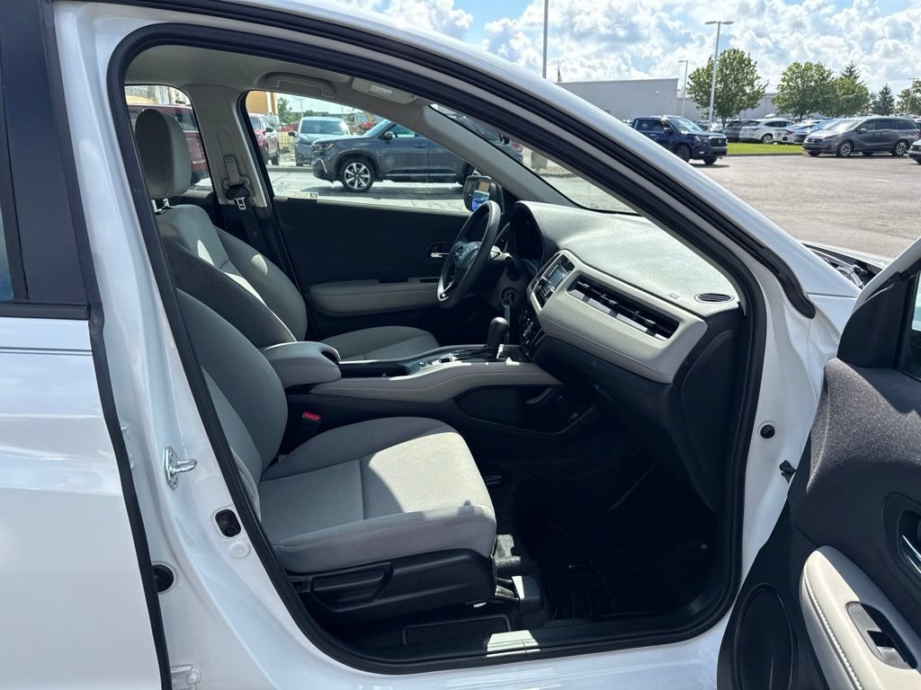 Certified 2021 Honda HR-V LX image 38