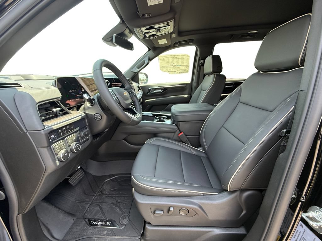 New 2026 Chevrolet Suburban Premier w/ Sun And Tow Package AWD/4WD image 9