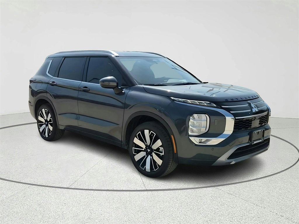New 2025 Mitsubishi Outlander SEL image 3