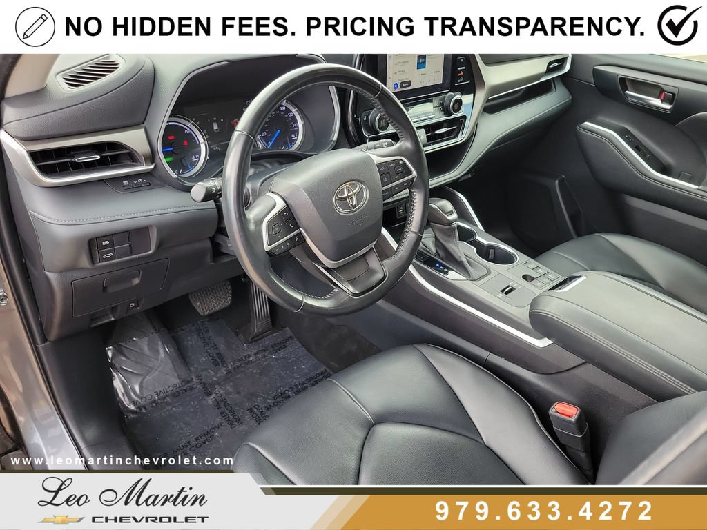Used 2023 Toyota Highlander XLE FWD image 21