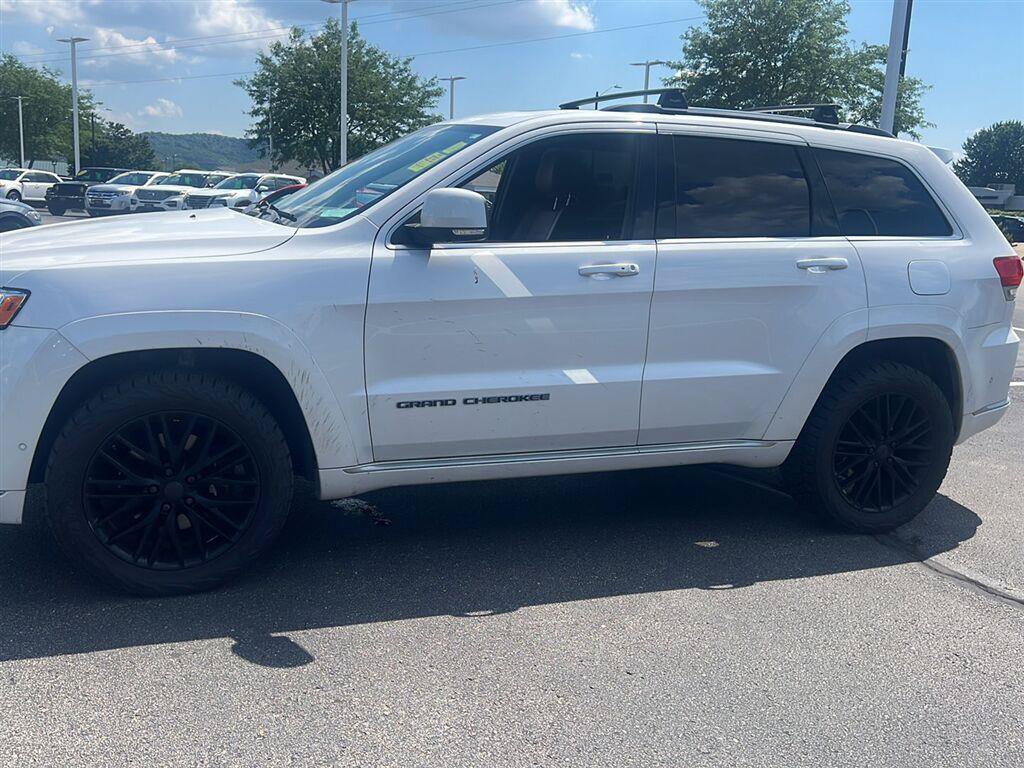 Used 2017 Jeep Grand Cherokee Summit w/ Platinum Series Group AWD/4WD image 13