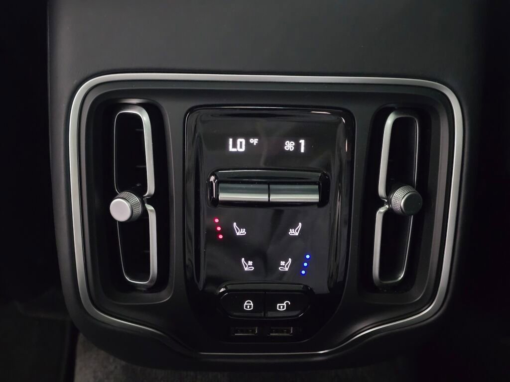 Used 2024 Aston Martin DBX 707 image 17