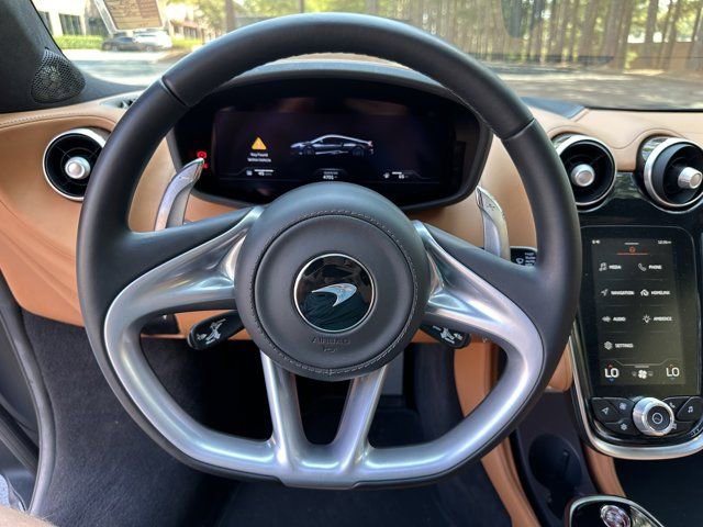 Used 2023 McLaren GT image 27