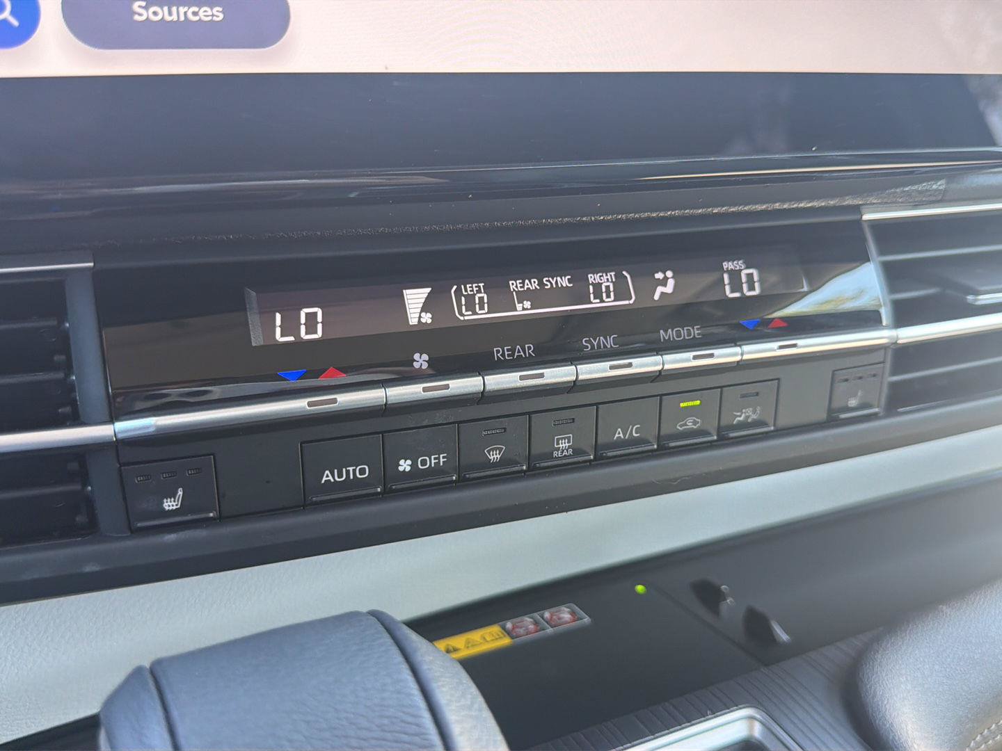 Certified 2026 Toyota Sienna XLE FWD image 26