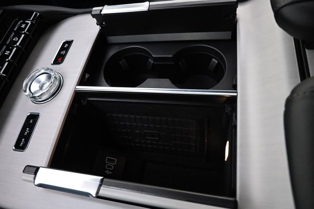 New 2026 Lincoln Navigator L Reserve w/ Jet Appearance Package image 31