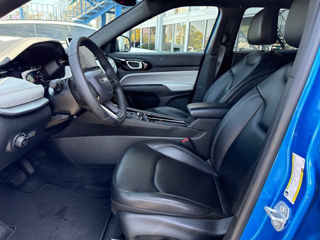 Used 2025 Jeep Compass Limited AWD/4WD image 9