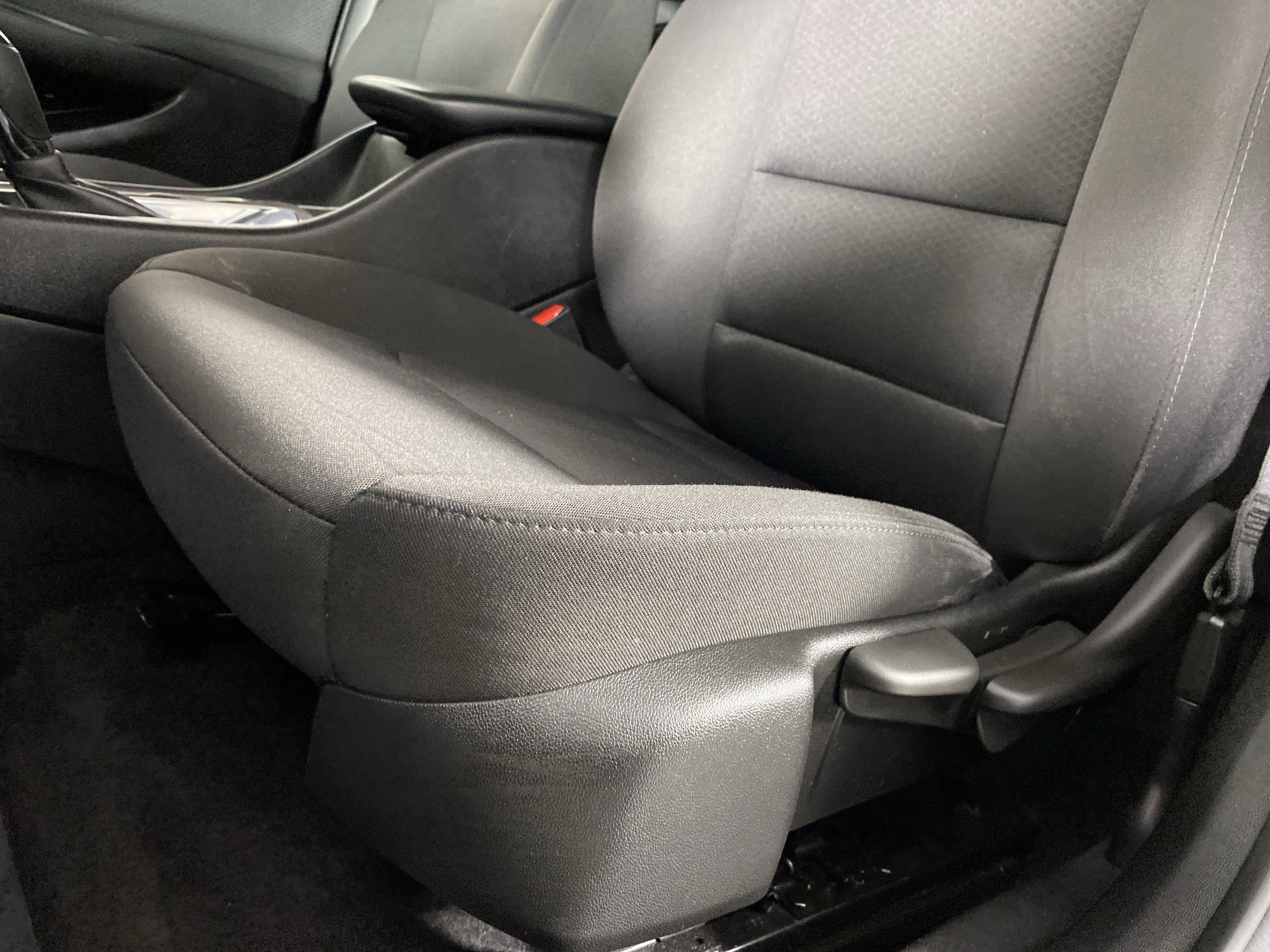 Used 2020 Chevrolet Malibu LS image 17