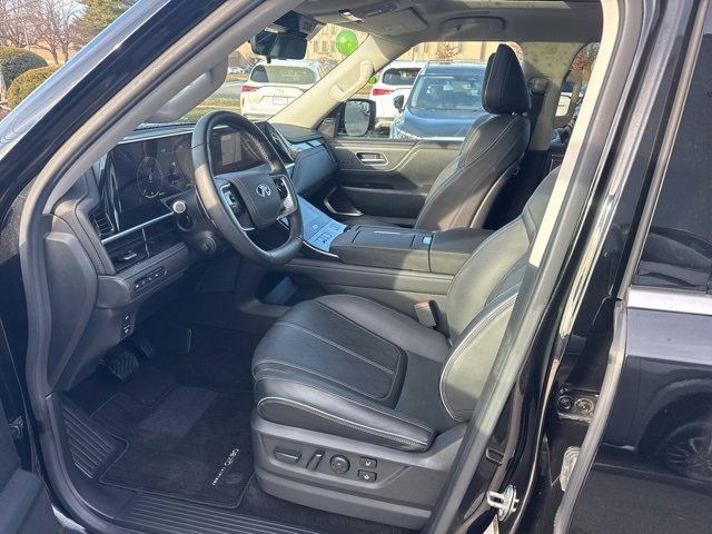 Used 2025 INFINITI QX80 Sensory image 14