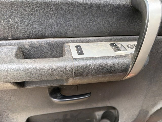 Used 2008 Chevrolet Silverado 1500 LT w/ Suspension Package, Off-Road image 10