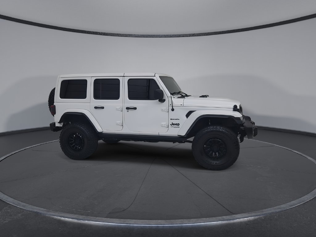 Used 2018 Jeep Wrangler Unlimited Sahara AWD/4WD image 3