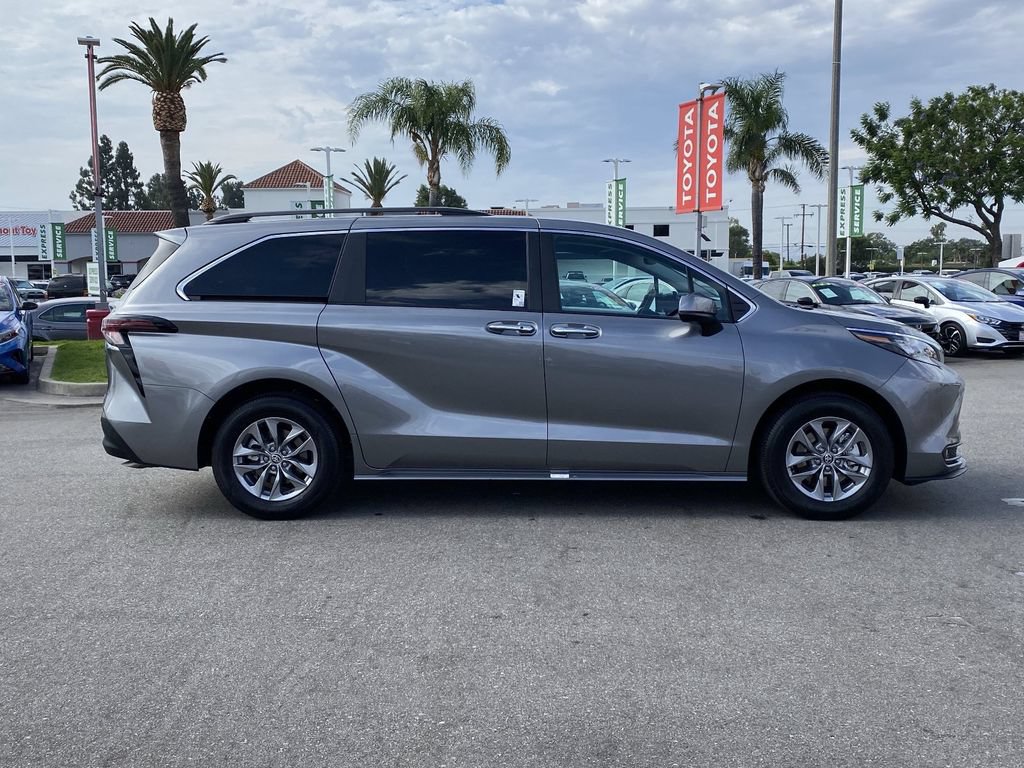 Certified 2026 Toyota Sienna XLE FWD image 45