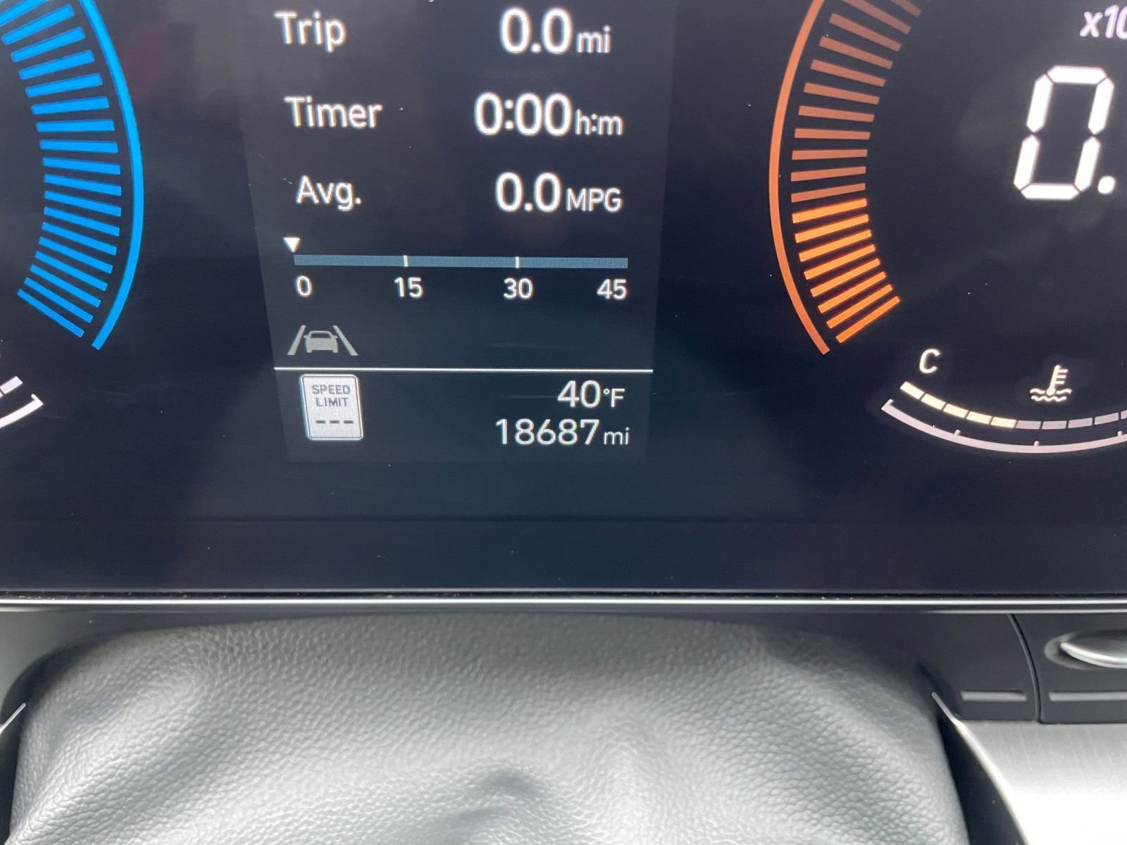 Used 2025 Hyundai Kona SEL image 40