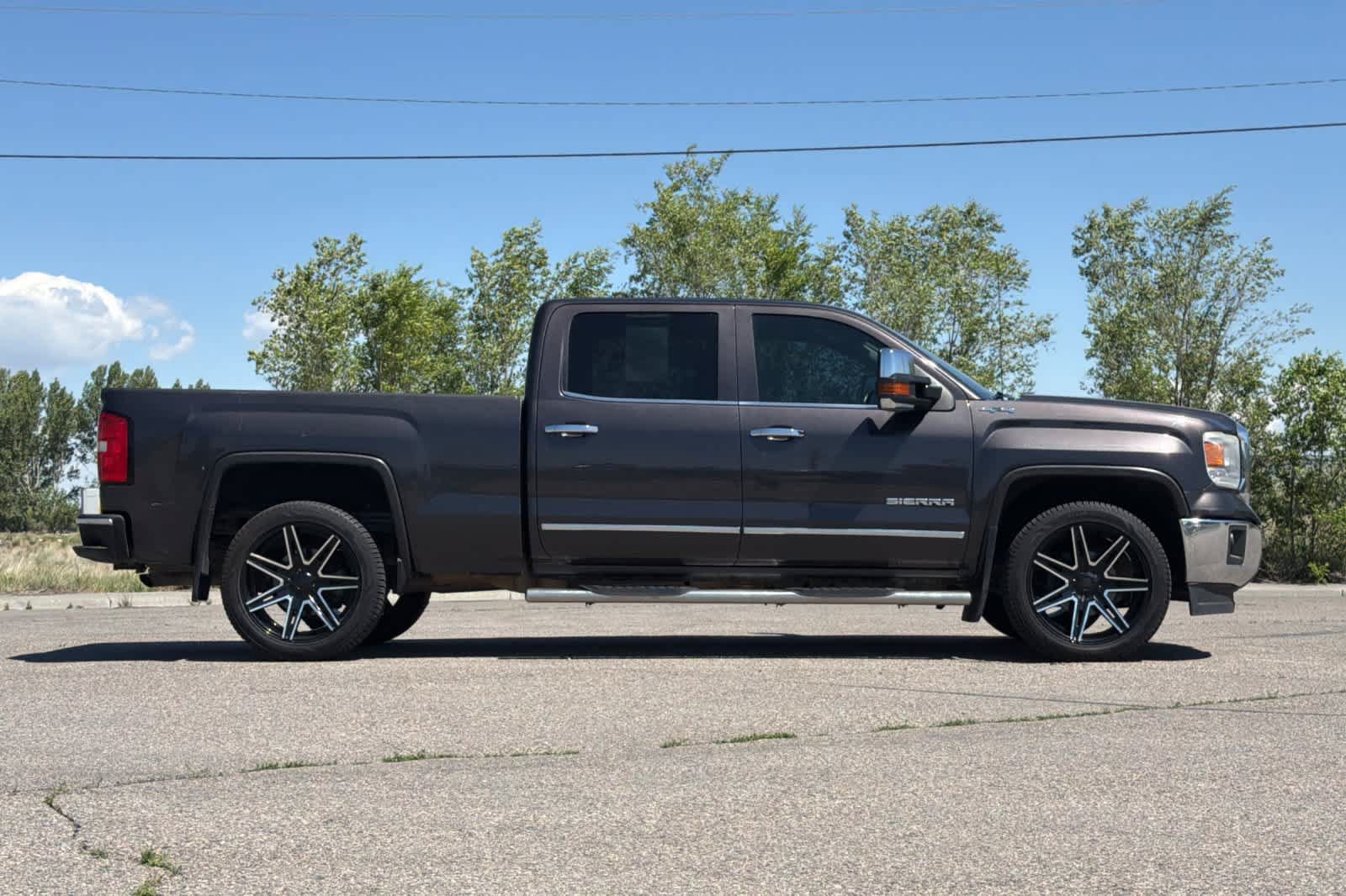 Used 2015 GMC Sierra 1500 SLT w/ Max Trailering Package AWD/4WD image 8