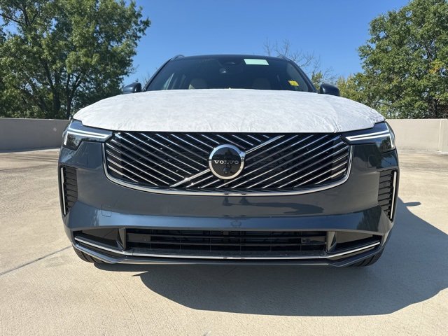 New 2026 Volvo XC90 B6 Plus w/ Protection Package Premier image 2