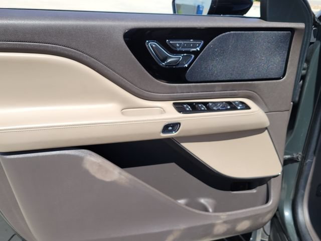 Used 2022 Lincoln Aviator AWD w/ Premium Package image 7