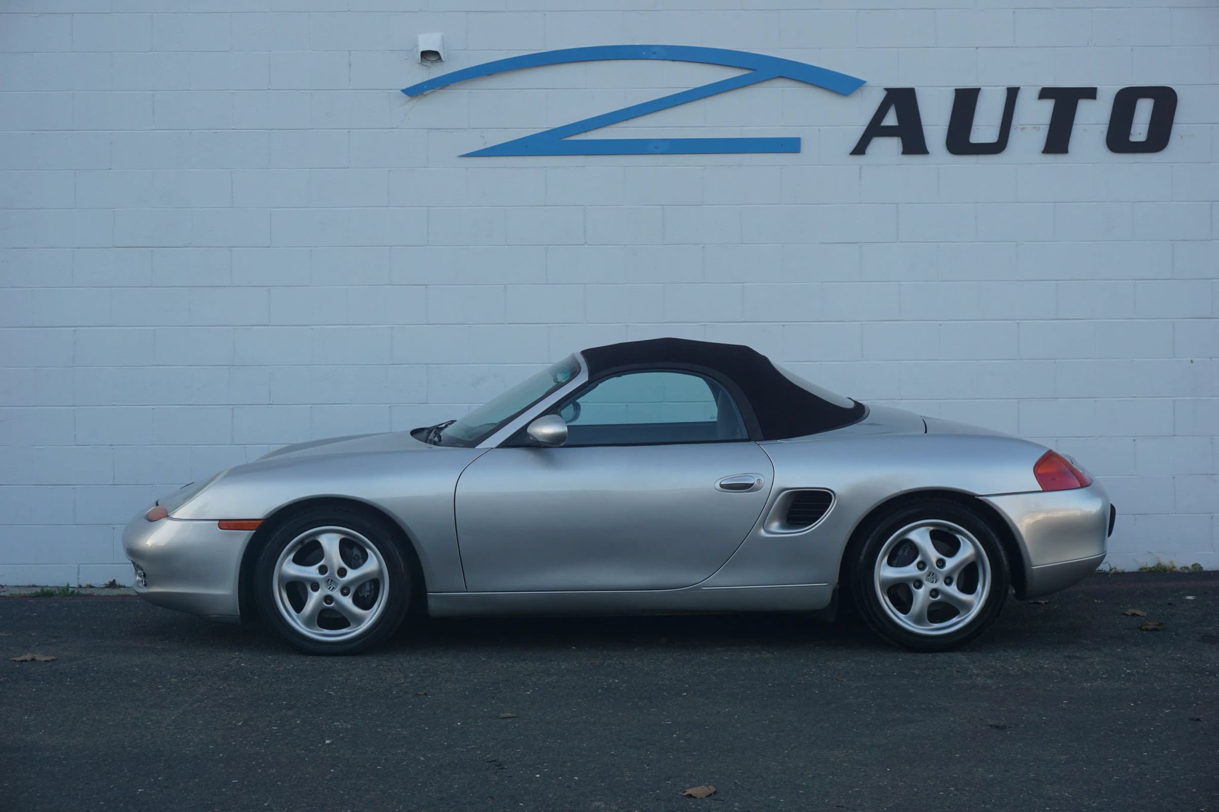 Used 1997 Porsche Boxster RWD image 3