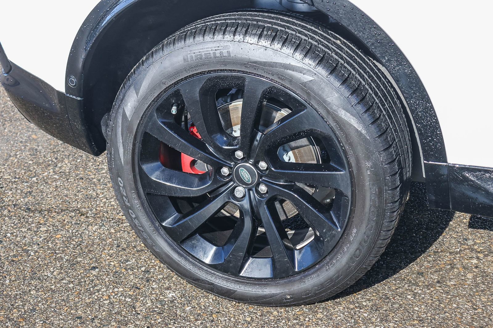 Used 2024 Land Rover Discovery Sport Dynamic SE image 13