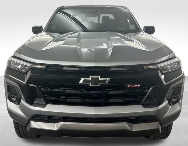 Used 2023 Chevrolet Colorado Z71 w/ Z71 Convenience Package 2 AWD/4WD image 3