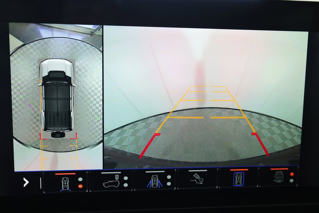Used 2025 GMC Hummer EV 2X w/ LPO, Dark Essentials Package AWD/4WD image 32