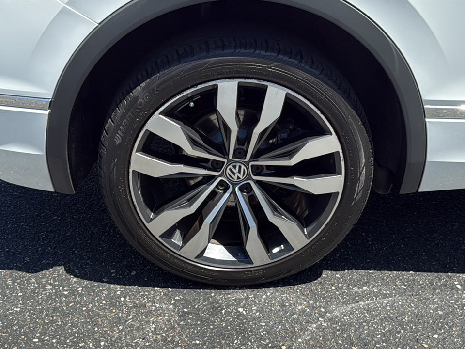 Used 2019 Volkswagen Tiguan SEL Premium R-Line w/ 3rd Row Seat Package AWD/4WD image 10