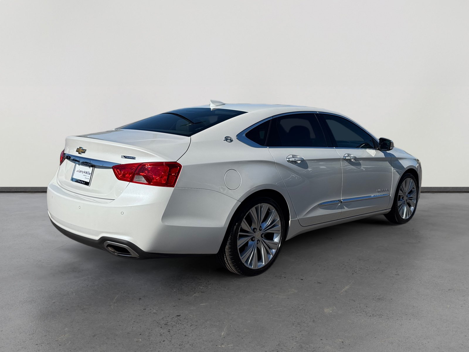 Used 2017 Chevrolet Impala Premier w/ Enhanced Convenience Package FWD image 5