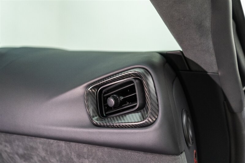 Used 2023 Aston Martin V8 Vantage Coupe RWD image 57