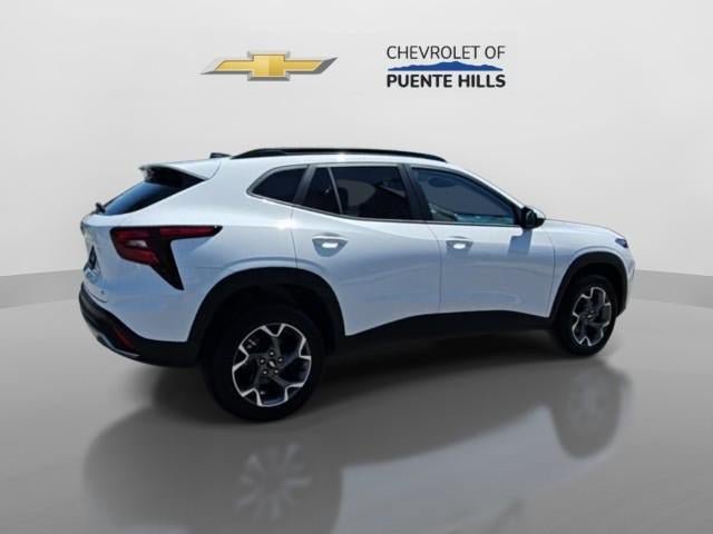 New 2026 Chevrolet Trax LT w/ Sunroof Package FWD image 8
