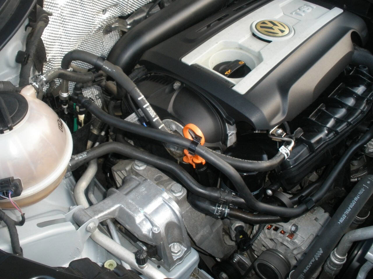 Used 2009 Volkswagen Tiguan SE image 15