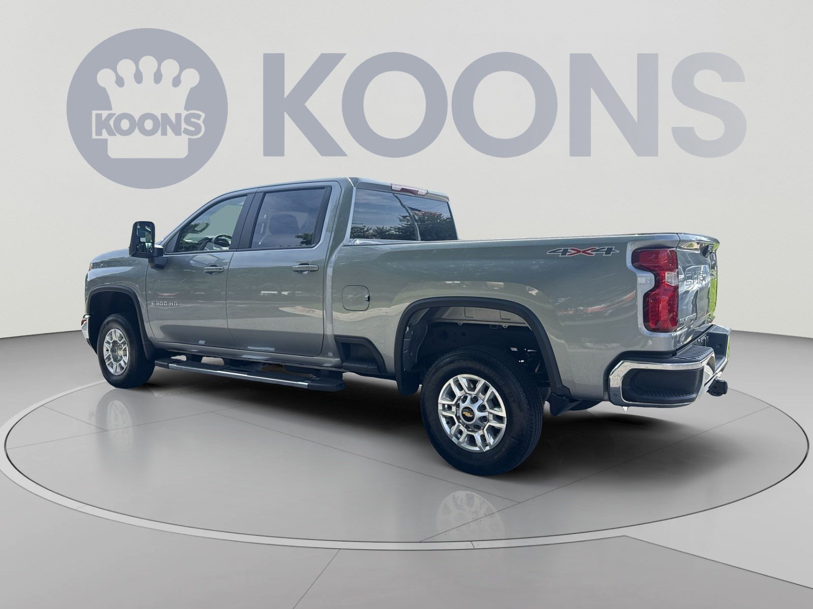 Used 2025 Chevrolet Silverado 2500 LT w/ Convenience Package AWD/4WD image 4