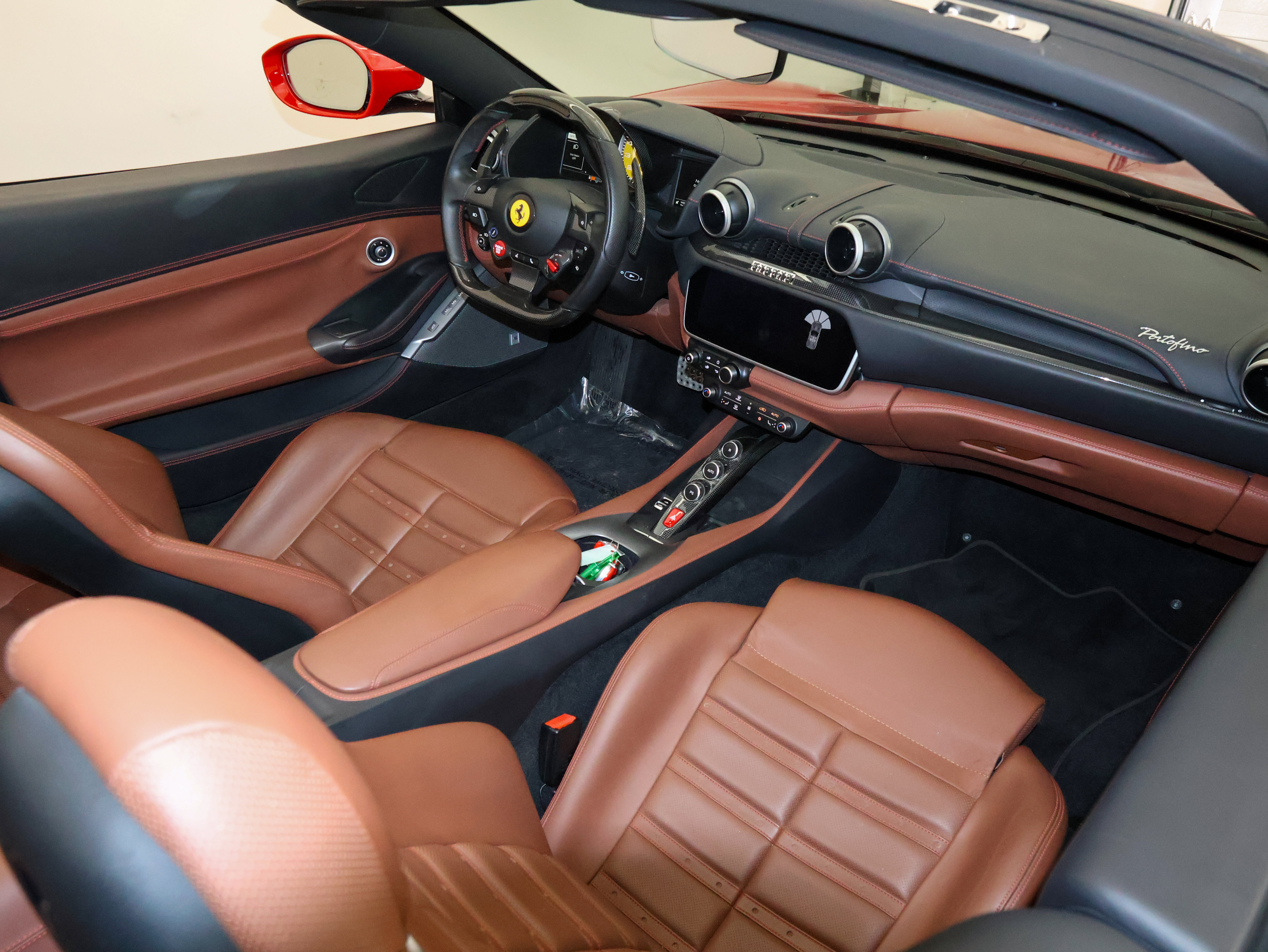 Used 2019 Ferrari Portofino RWD image 26