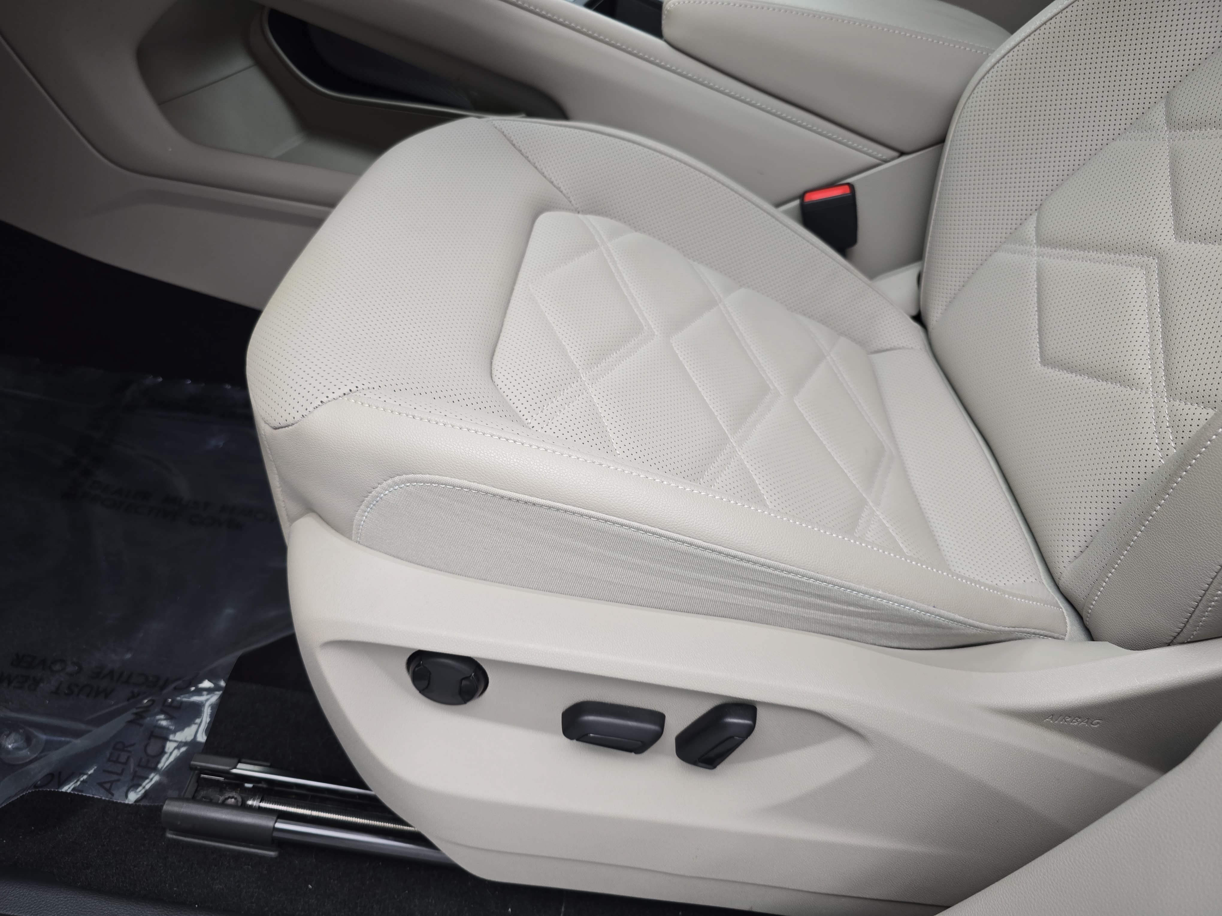 Certified 2026 Volkswagen Atlas SE FWD image 29