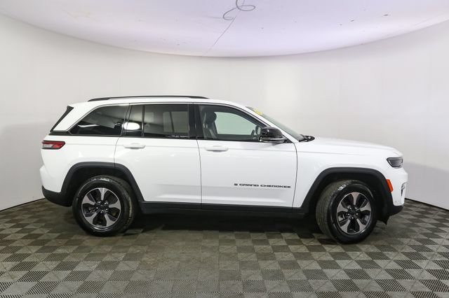 Used 2023 Jeep Grand Cherokee 4WD 4xe image 14