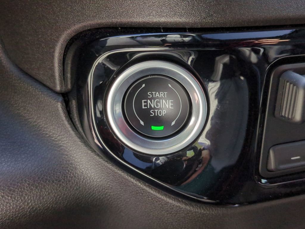 Used 2022 Chevrolet Silverado 1500 RST image 24