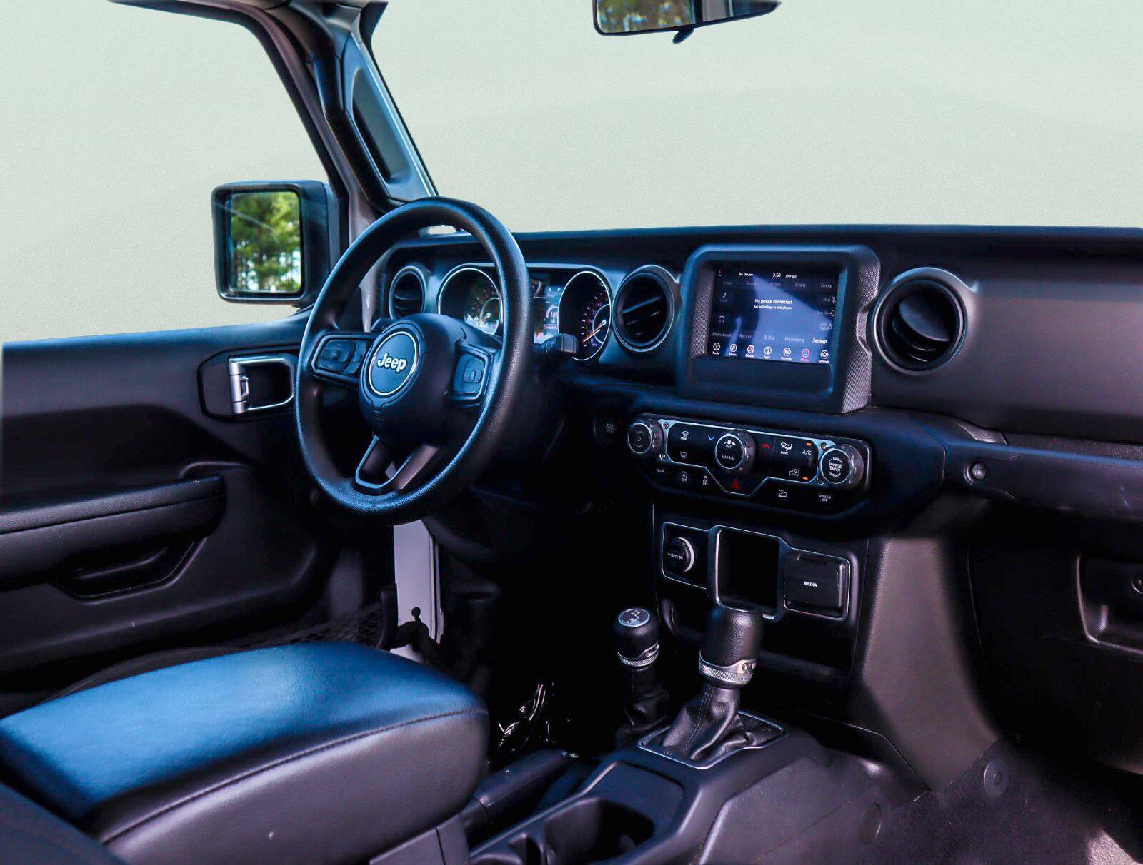 Used 2023 Jeep Gladiator Sport AWD/4WD image 9